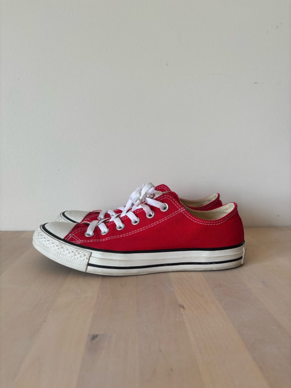 Red Low Top Converse Size 9